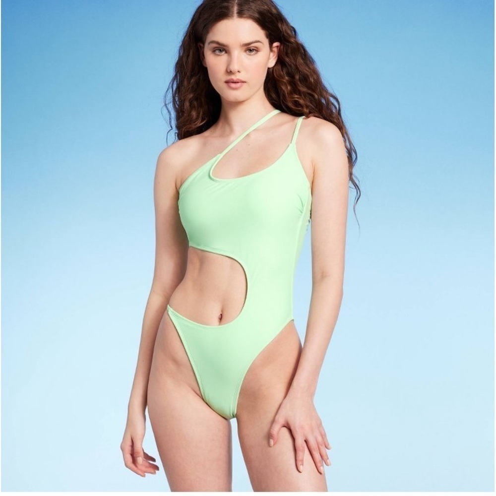 WILD FABLE One-shoulder one-piece swimsuit size medium NEW